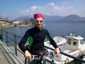 Roberto Landolina, 26 anni, studente di Economia a Novara, partirà per l’Islanda in bicicletta per un percorso di 1.500 Km